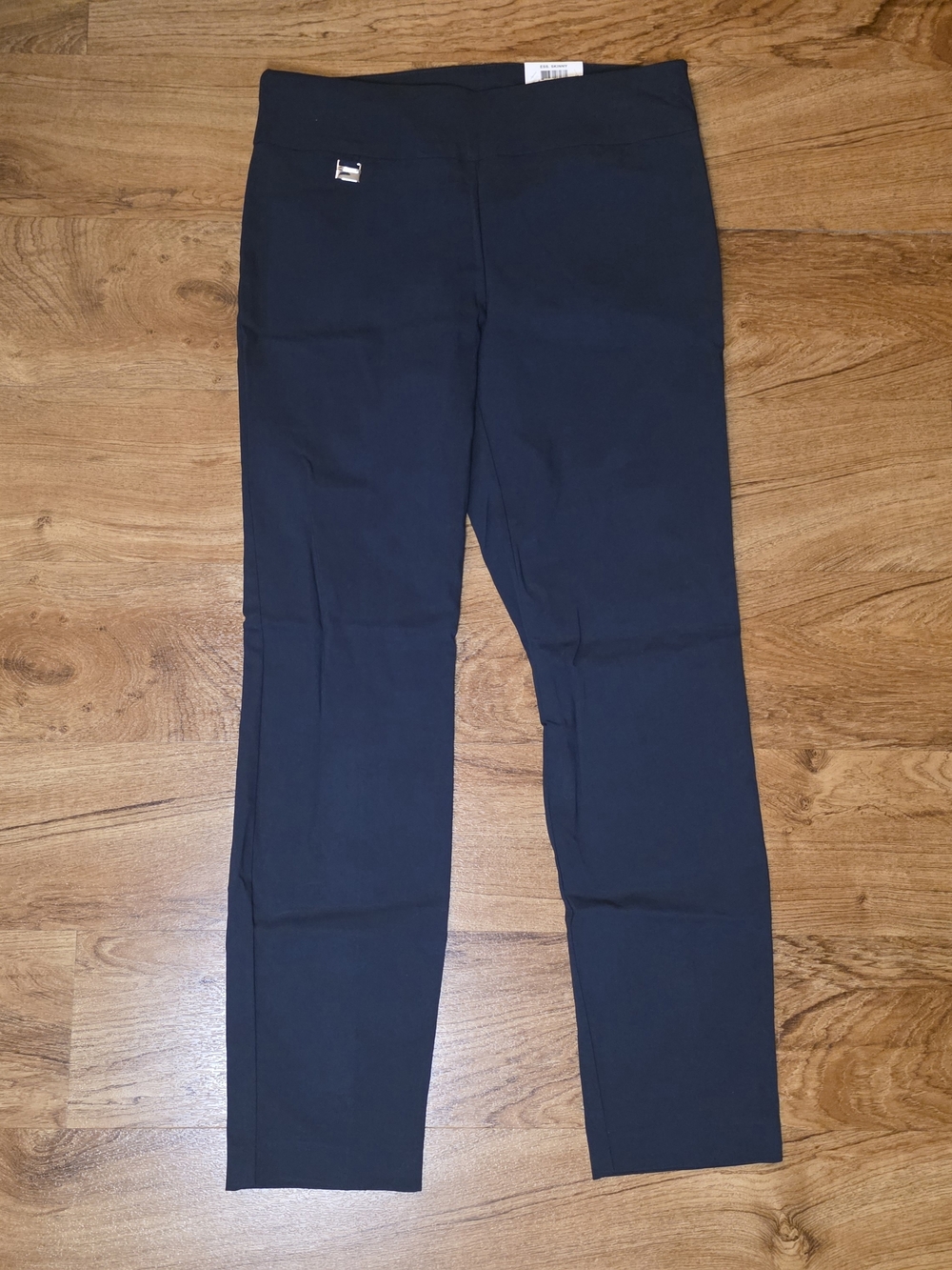 NWT Alfani Navy Blue Skinny Tummy Control Short Trousers